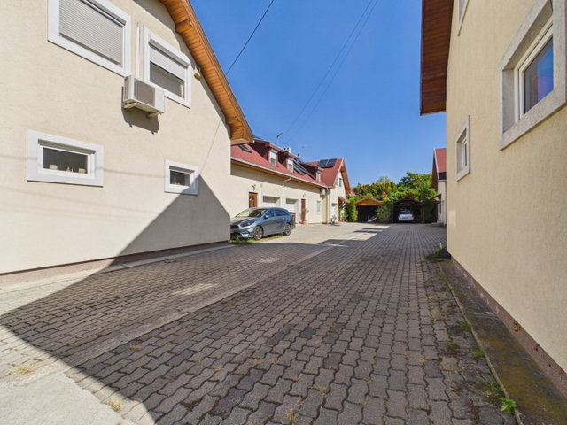 Eladó téglalakás, Szentendrén 110 M Ft, 4+1 szobás
