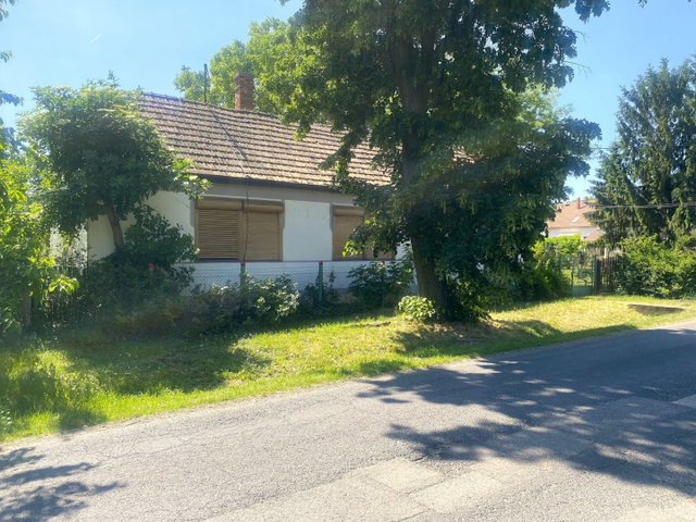 Eladó családi ház, Győrött 40 M Ft, 3 szobás