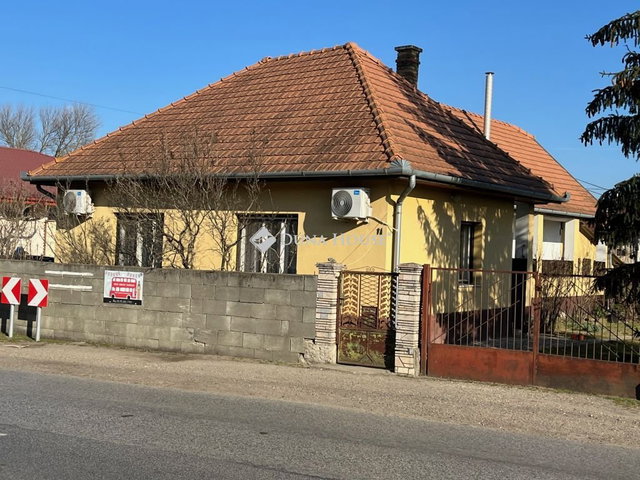 Eladó családi ház, Tápióbicskén 37.5 M Ft, 2 szobás