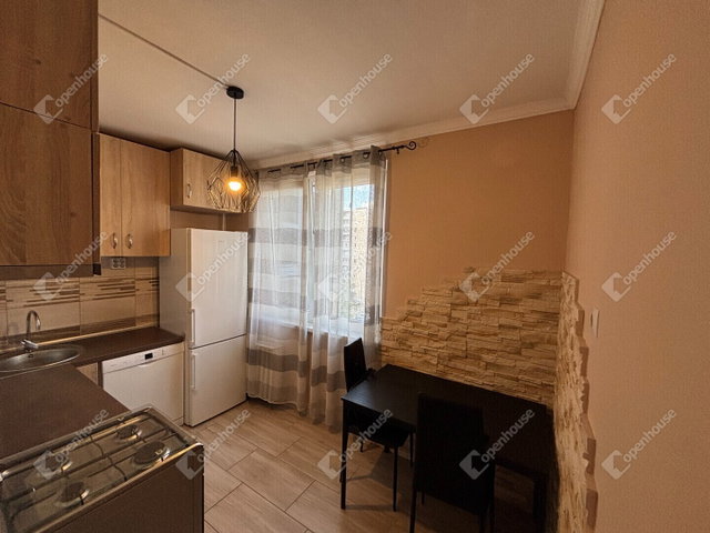 Eladó panellakás, Miskolcon 38.4 M Ft, 2 szobás