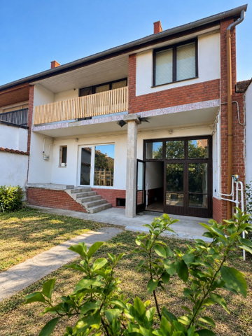 Eladó családi ház, Mohácson 105 M Ft, 4 szobás