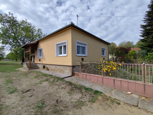 Eladó családi ház, Kehidakustányban 57.99 M Ft, 2 szobás