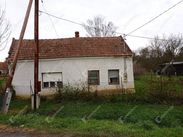 Eladó családi ház, Olaszfán 6 M Ft, 2 szobás