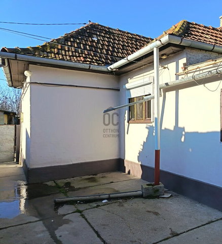 Eladó családi ház, Cegléden 27.9 M Ft, 3 szobás