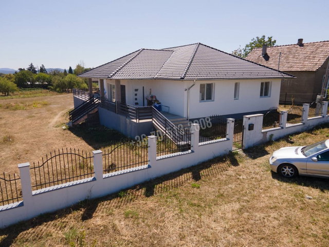 Eladó családi ház, Tereskén 135 M Ft, 7 szobás