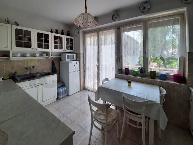 Kiadó téglalakás, albérlet, Szegeden, Móra utcában, 3 szobás