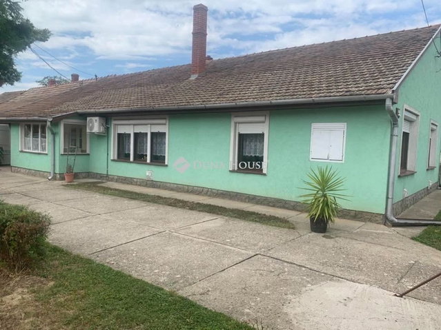 Eladó családi ház, Balatonőszödön 97 M Ft, 7 szobás
