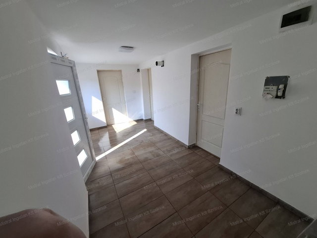 Eladó családi ház, Szolnokon 25.9 M Ft, 2 szobás