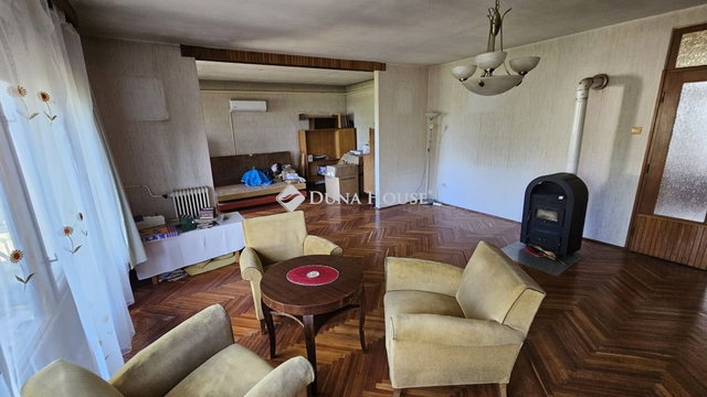 Eladó családi ház, Székesfehérvárott 113 M Ft, 4 szobás