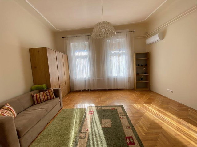 Kiadó téglalakás, albérlet, Budapesten, XV. kerületben