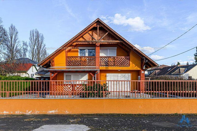 Eladó ikerház, Zamárdiban 79.9 M Ft, 4+1 szobás