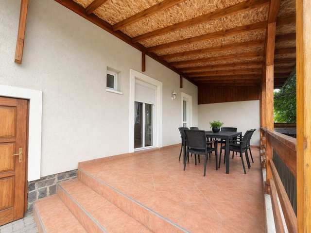 Eladó családi ház, Tapolcán 84.9 M Ft, 4 szobás