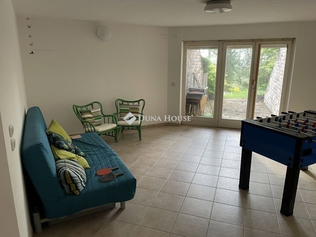 Eladó nyaraló, Gödöllőn 169 M Ft, 7 szobás