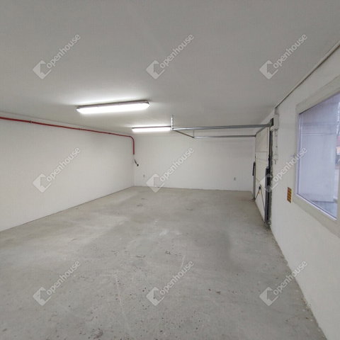 Kiadó ipari ingatlan, Pápán 65 E Ft / hó / költözzbe.hu