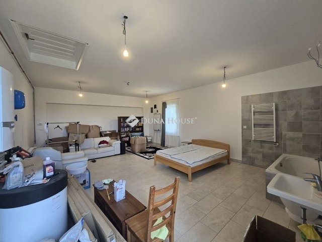 Eladó családi ház, Budajenőn 360 M Ft, 5 szobás