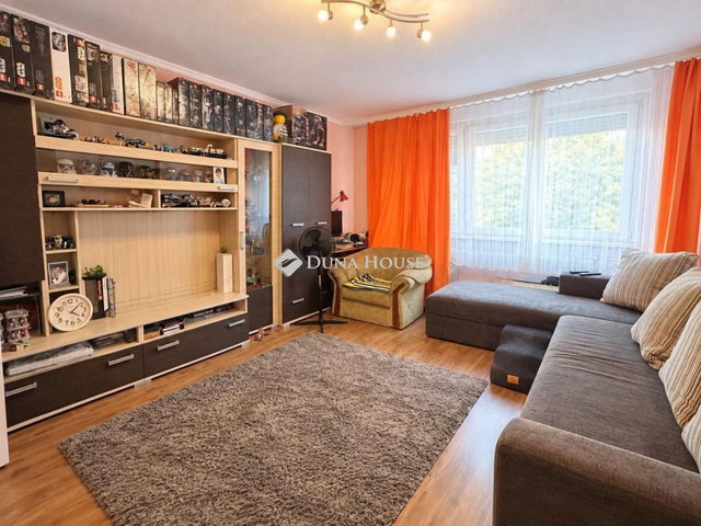 Eladó téglalakás, Kecskeméten 48 M Ft, 2 szobás