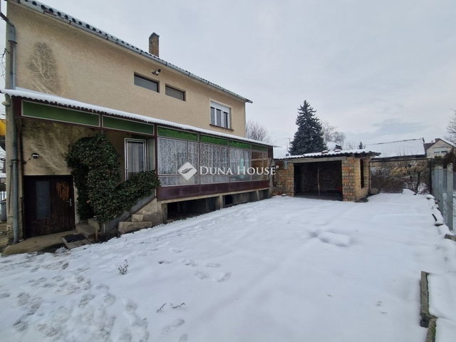 Eladó családi ház, Baján 48 M Ft, 4 szobás