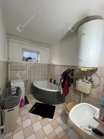Eladó családi ház, Banán 65 M Ft, 3 szobás