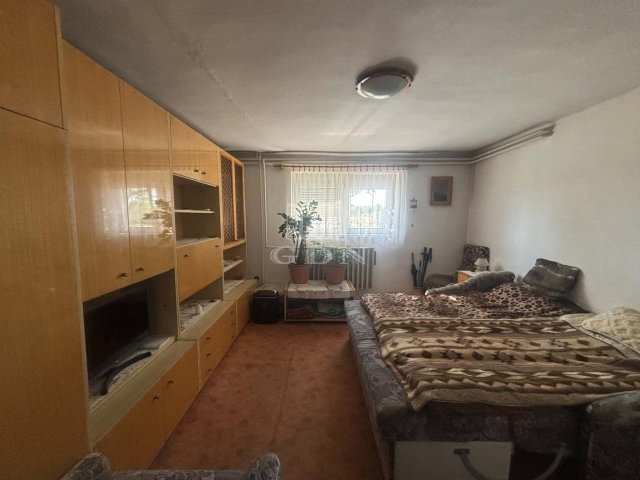Eladó családi ház, Szombathelyen 68 M Ft, 6 szobás