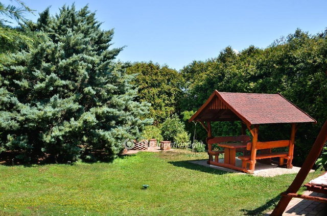 Eladó családi ház, Alsóörsön 265 M Ft, 4 szobás