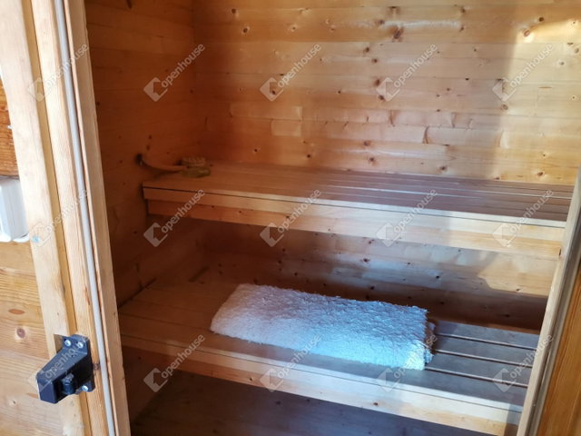 Eladó családi ház, Kisbéren 100 M Ft, 7 szobás