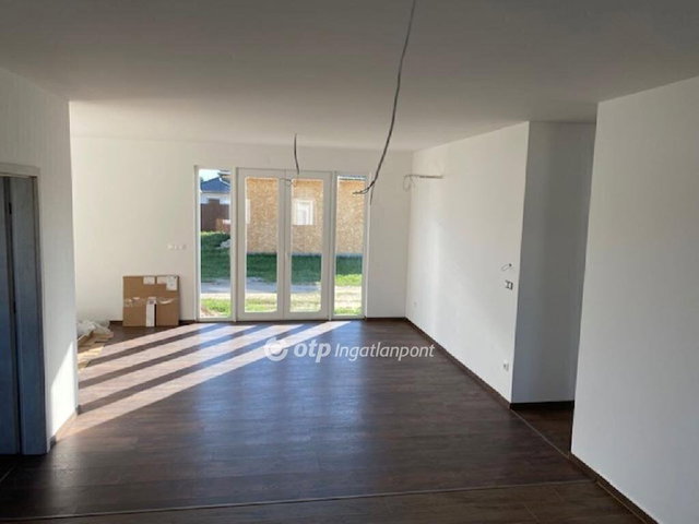Eladó családi ház, Kecskeméten 86.99 M Ft, 4 szobás