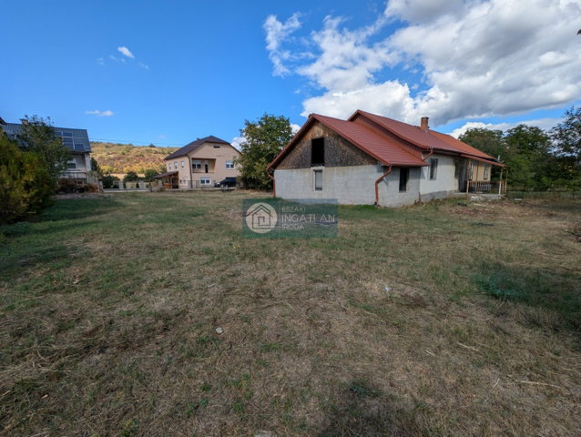 Eladó családi ház, Bánhorvátiban 8.2 M Ft, 2+1 szobás