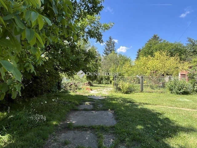 Eladó családi ház, Bakonykútiban 49.9 M Ft, 3 szobás