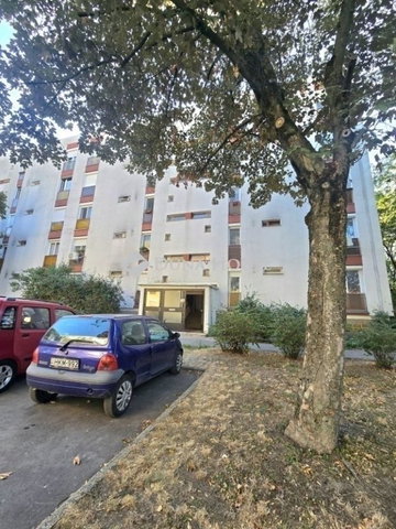 Eladó panellakás, Pécsett 51.9 M Ft, 2 szobás