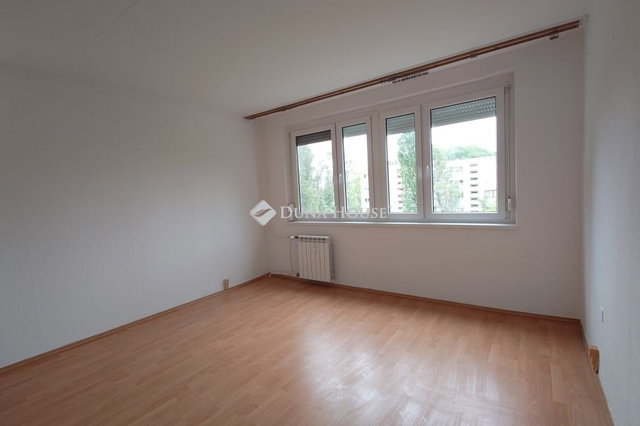 Eladó panellakás, Kecskeméten 32.5 M Ft, 1 szobás