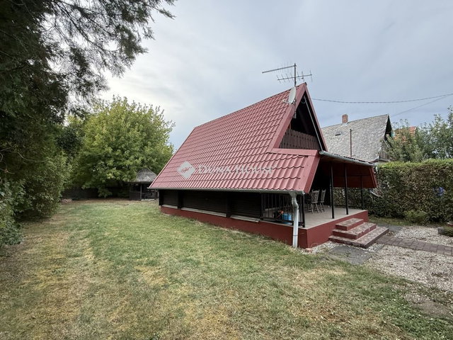 Eladó nyaraló, Balatonkeresztúron, Ifjúság utcában 37.9 M Ft