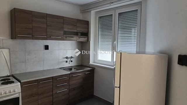 Kiadó téglalakás, albérlet, Pécsett, Teréz utcában, 2 szobás