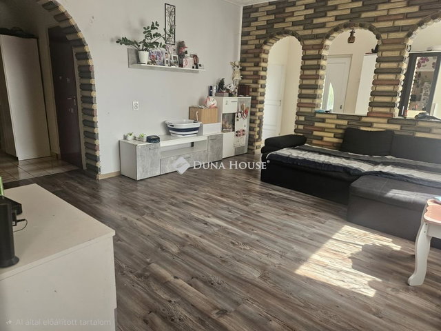 Eladó családi ház, Simontornyán 43 M Ft, 6 szobás