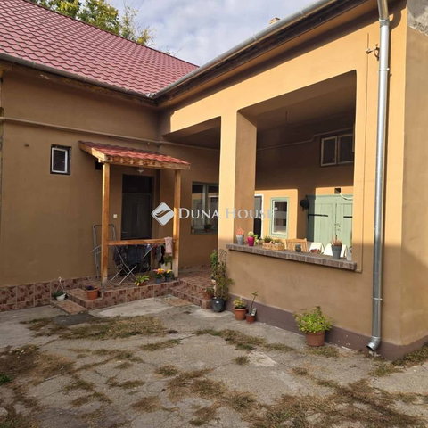 Eladó családi ház, Kecskeméten 99 M Ft, 3 szobás