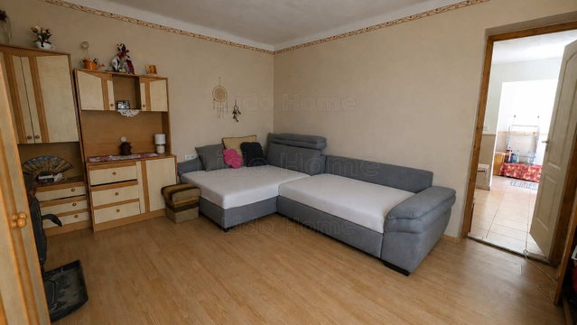 Eladó családi ház, Karádon 29.9 M Ft, 4 szobás
