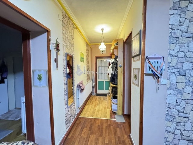Eladó családi ház, Orosházán 39.9 M Ft, 3 szobás