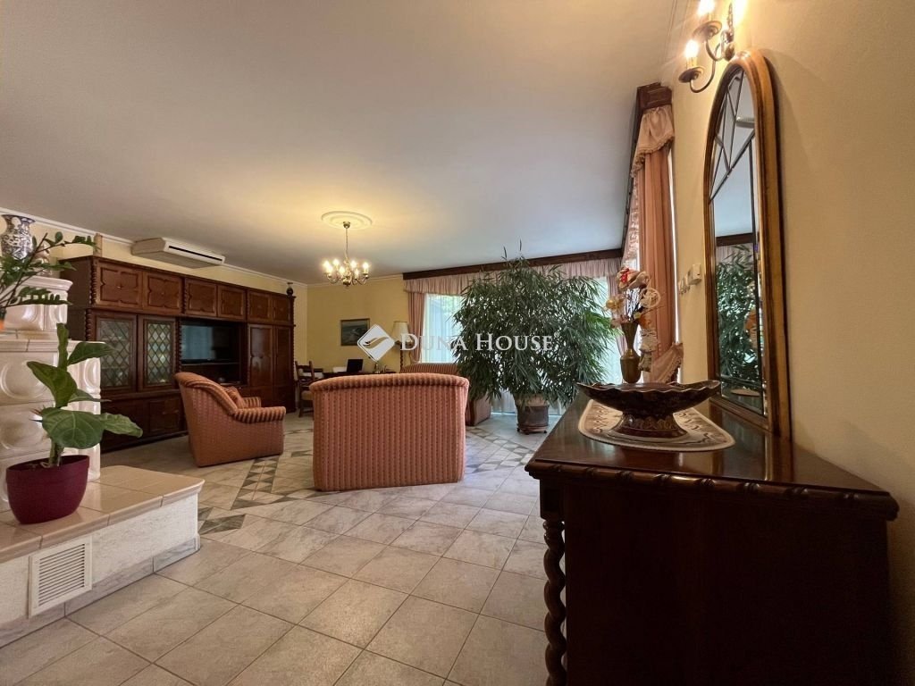 Családi ház · 9 hálószoba · 356 m² · 210.000.000 Ft