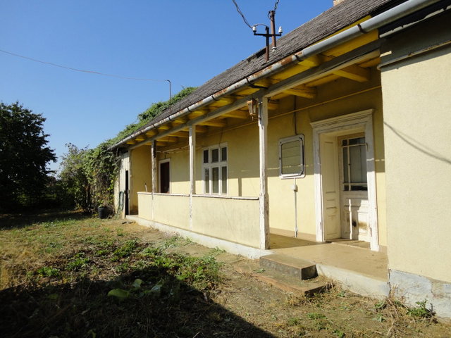 Eladó családi ház, Gávavencsellőn 10.8 M Ft, 2 szobás