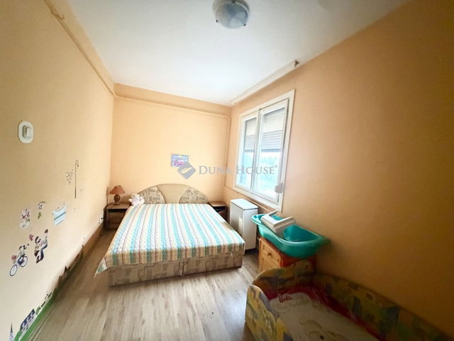 Eladó panellakás, Lentiben 28.9 M Ft, 3 szobás