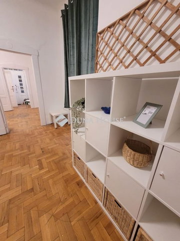 Eladó téglalakás, Budapesten, V. kerületben 109 M Ft, 2 szobás