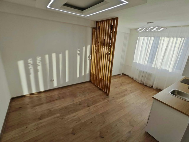 Eladó panellakás, Tatabányán 45 M Ft, 2+1 szobás