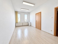 Kiadó iroda, Debrecenben, Péterfia utcában 100 E Ft / hó