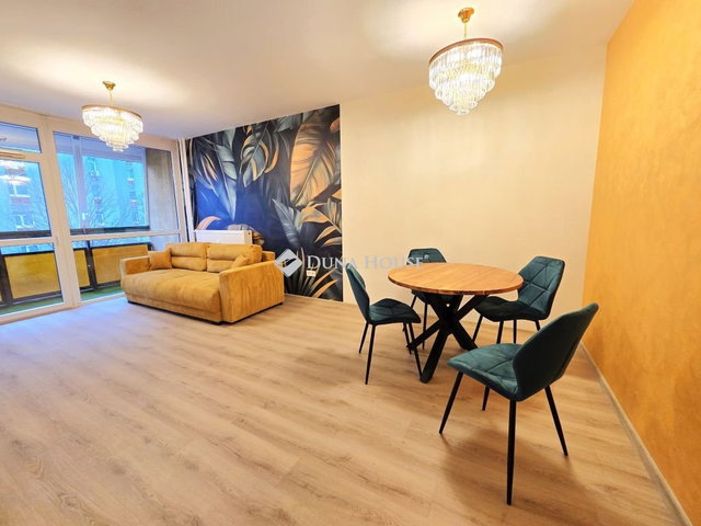 Kiadó panellakás, albérlet, Pécsett 300 E Ft / hó, 2 szobás