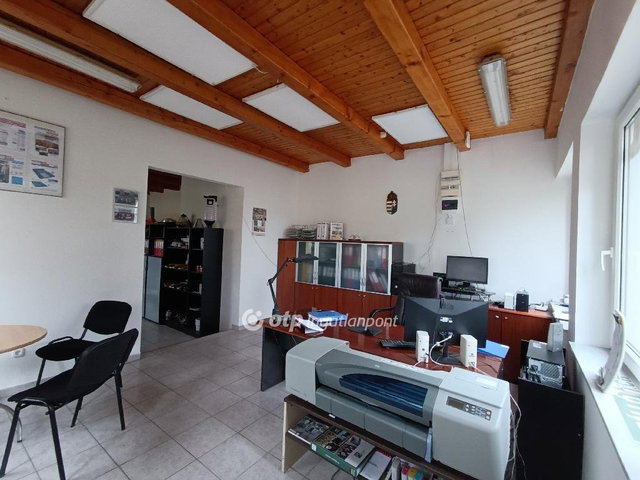 Eladó ipari ingatlan, Herceghalomon 85 M Ft / költözzbe.hu