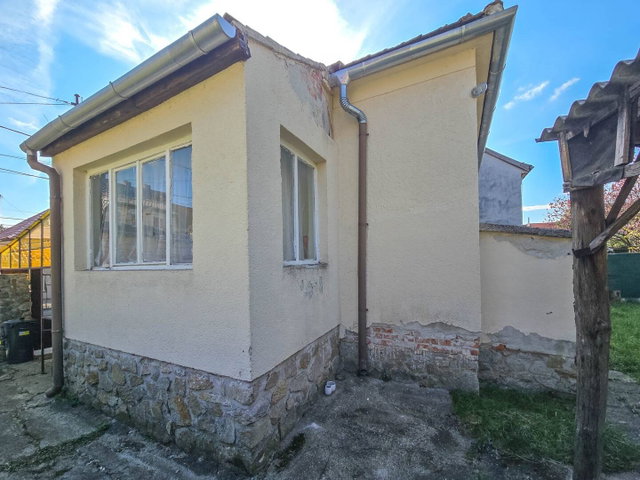 Eladó családi ház, Sopronban 82.9 M Ft, 2+1 szobás