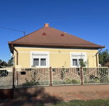 Eladó családi ház