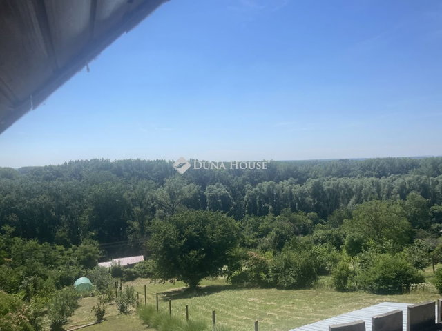 Eladó nyaraló, Báron 24.99 M Ft, 2 szobás / költözzbe.hu