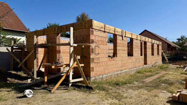 Eladó családi ház, Ócsán 95.9 M Ft, 5 szobás