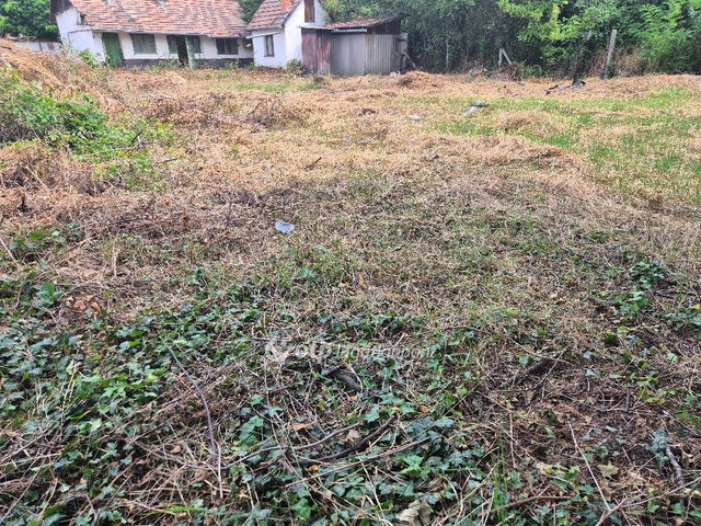 Eladó telek, Szentesen 12 M Ft / költözzbe.hu