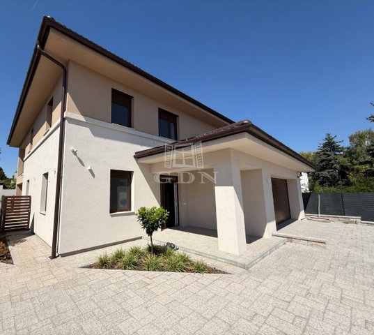Eladó családi ház, Székesfehérvárott 248 M Ft, 6 szobás